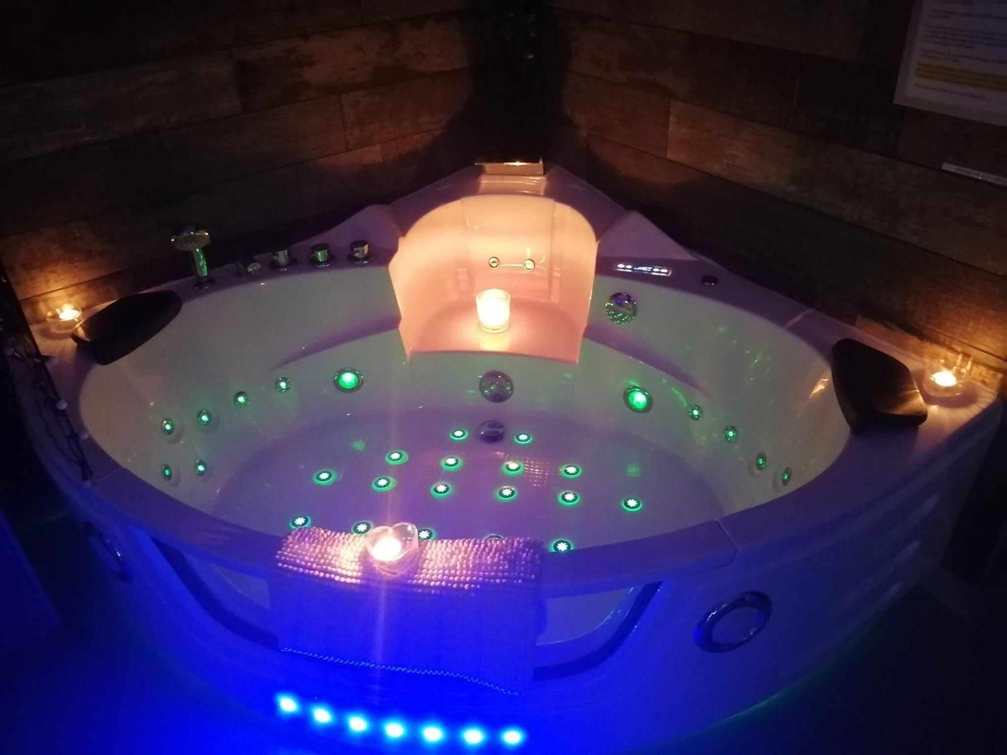 Romantisme Et Glamour 2 Avec Spa , Clim Et Jardin Ντιζόν Εξωτερικό φωτογραφία